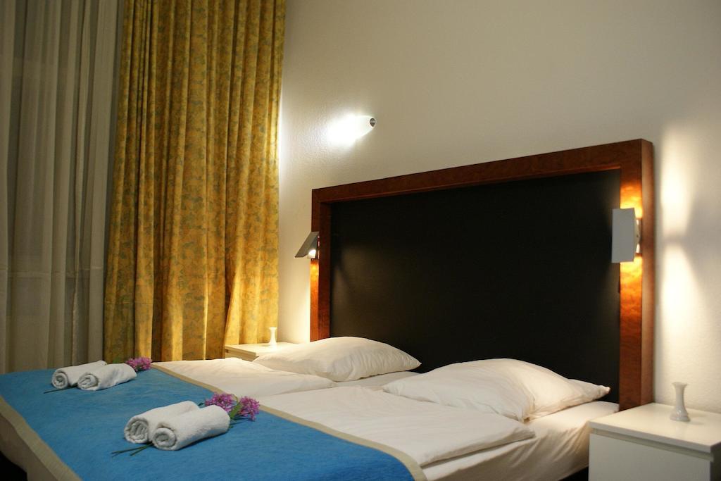 Hotel Garni Aaberna Berlin Room photo