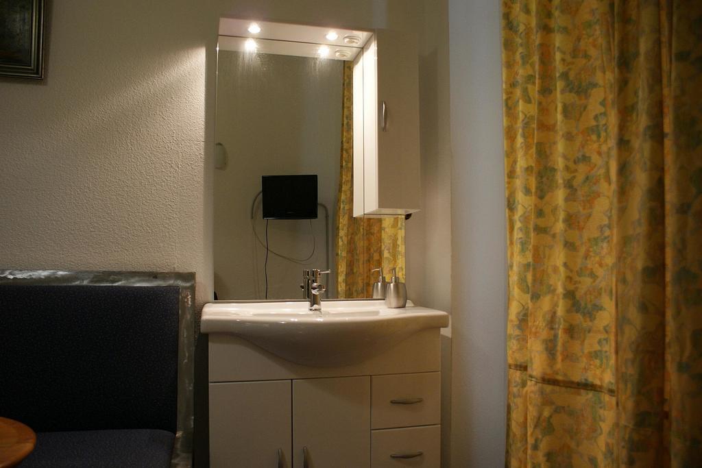 Hotel Garni Aaberna Berlin Room photo