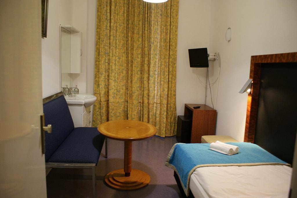 Hotel Garni Aaberna Berlin Exterior photo